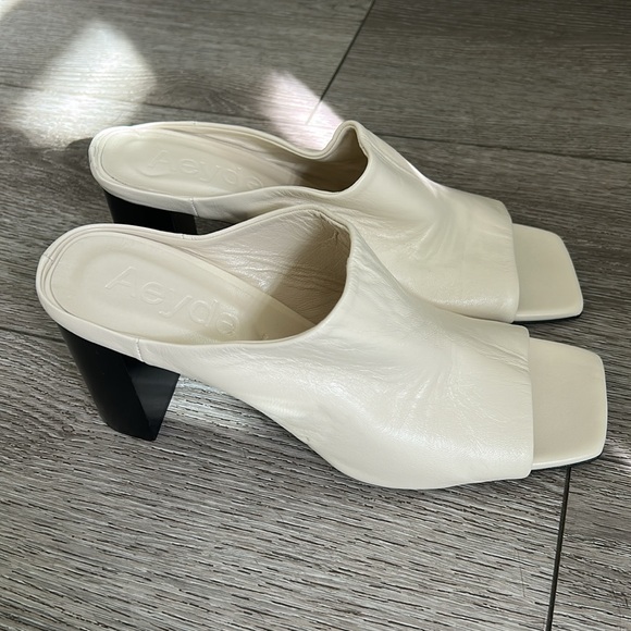Aeyde Women's Cream Leather Mules, NEW - Picture 2 of 7